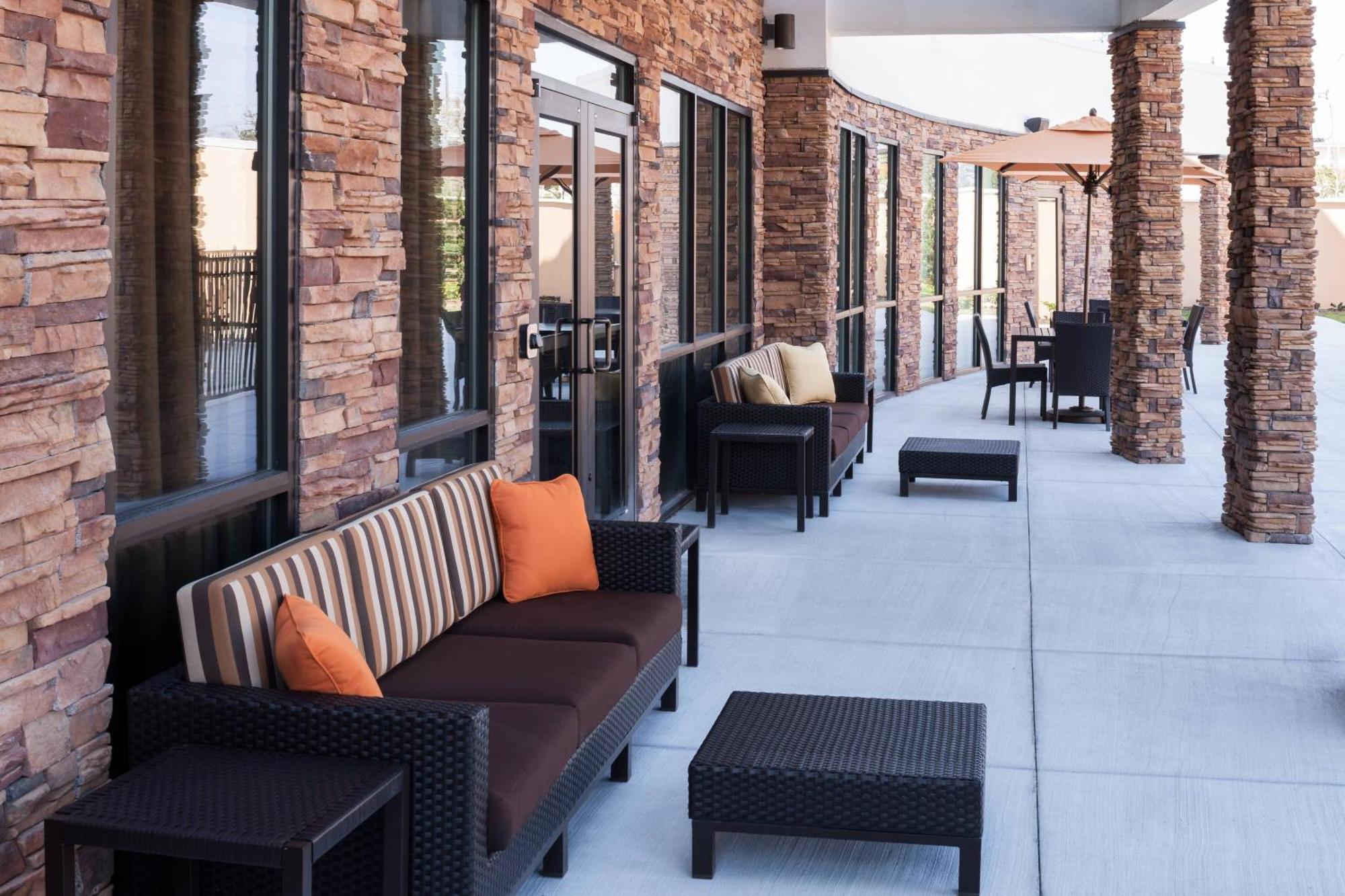 فندق Courtyard By Marriott Houston North/Shenandoah ذا وودلاندس المظهر الخارجي الصورة