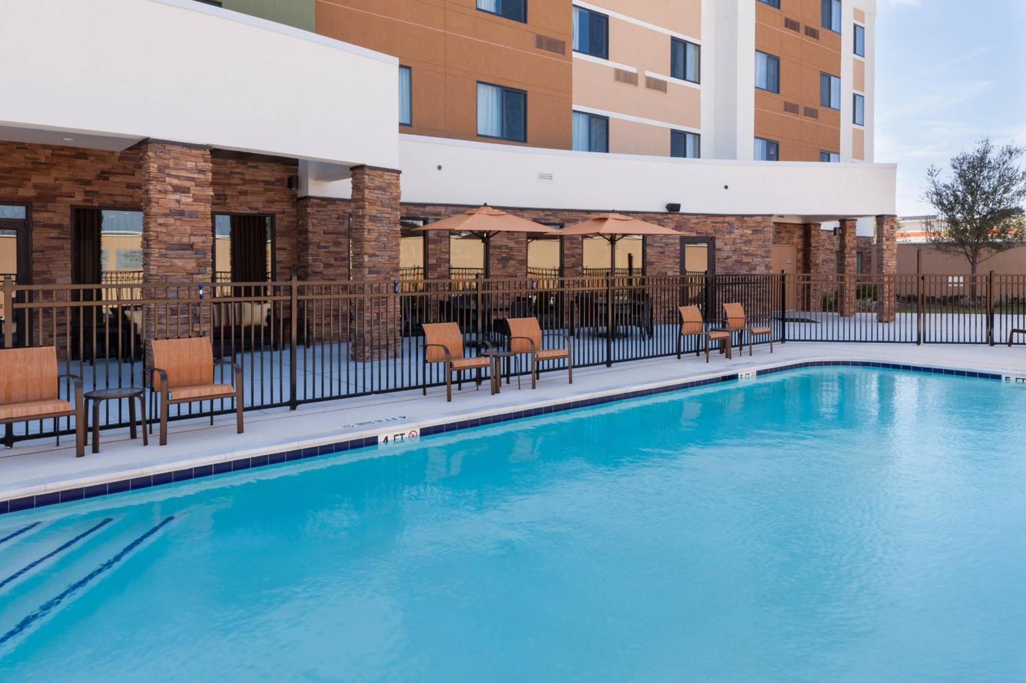 فندق Courtyard By Marriott Houston North/Shenandoah ذا وودلاندس المظهر الخارجي الصورة